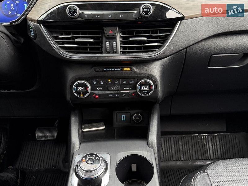 Позашляховик / Кросовер Ford Escape 2020 в Рівному