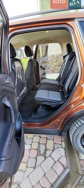 Позашляховик / Кросовер Ford Escape 2016 в Івано-Франківську