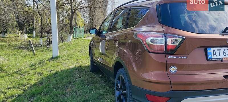 Позашляховик / Кросовер Ford Escape 2016 в Івано-Франківську