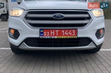 Внедорожник / Кроссовер Ford Escape 2017 в Дубно