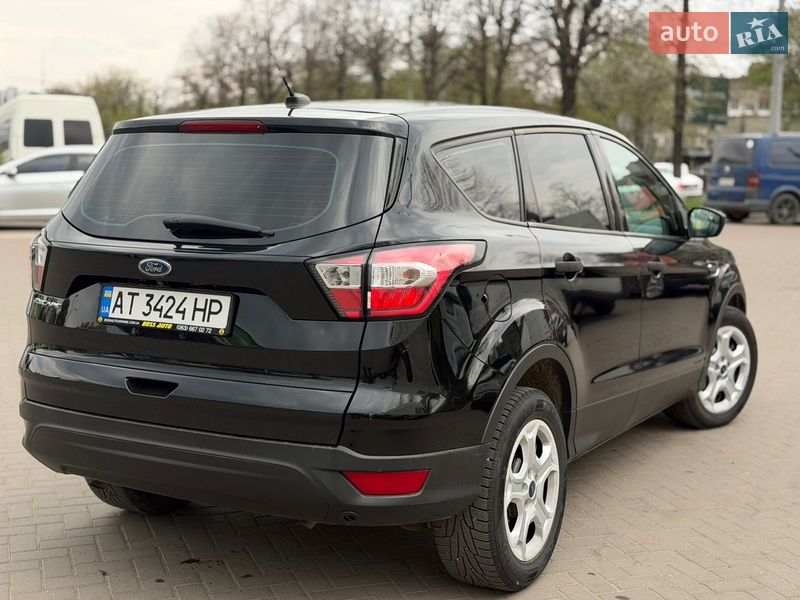 Внедорожник / Кроссовер Ford Escape 2016 в Ивано-Франковске