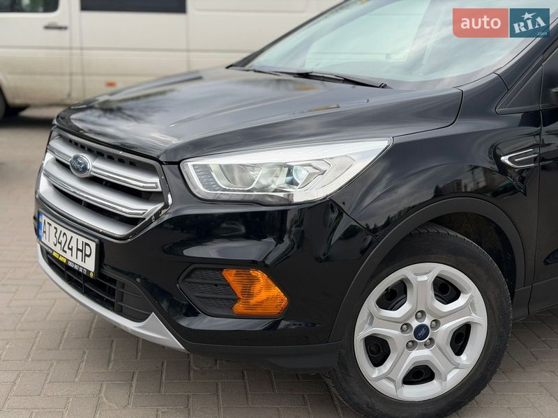Внедорожник / Кроссовер Ford Escape 2016 в Ивано-Франковске
