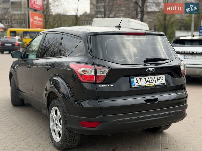 Внедорожник / Кроссовер Ford Escape 2016 в Ивано-Франковске