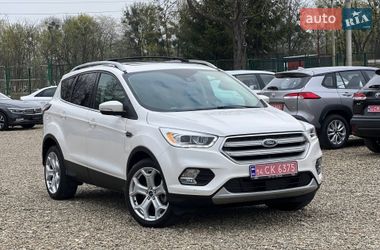 Внедорожник / Кроссовер Ford Escape 2018 в Стрые