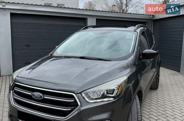 Внедорожник / Кроссовер Ford Escape 2016 в Тернополе