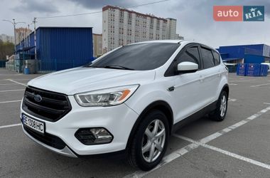 Позашляховик / Кросовер Ford Escape 2017 в Києві
