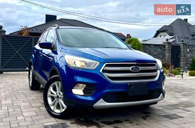 Позашляховик / Кросовер Ford Escape 2017 в Рівному