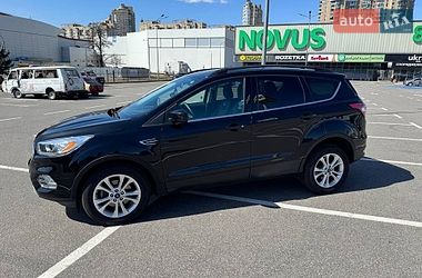 Позашляховик / Кросовер Ford Escape 2017 в Києві