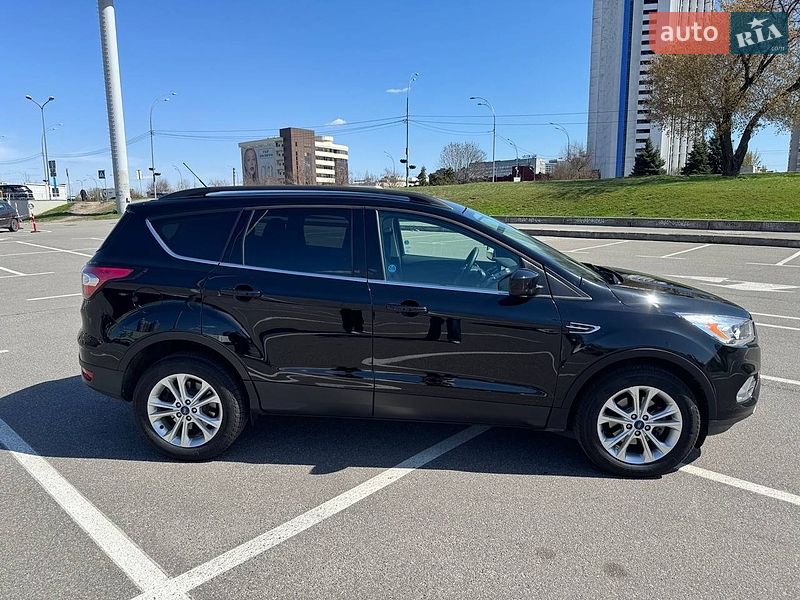 Позашляховик / Кросовер Ford Escape 2017 в Києві