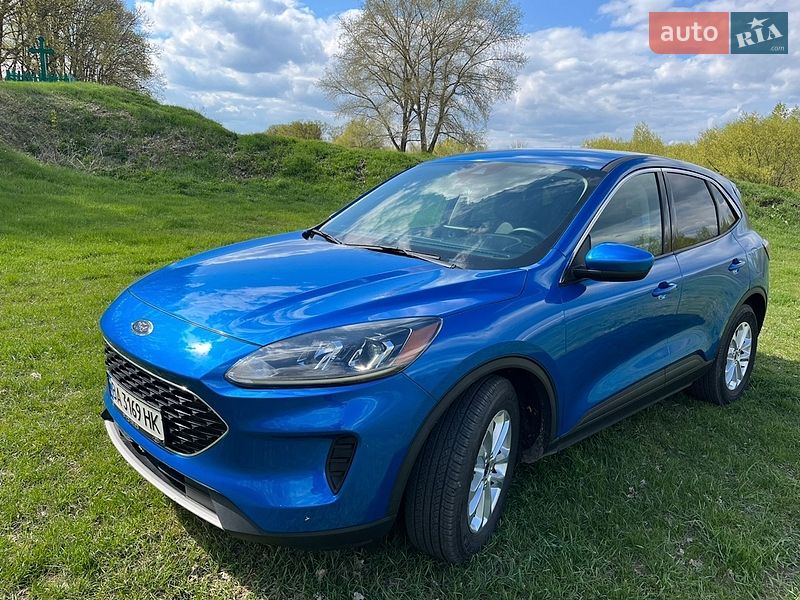 Внедорожник / Кроссовер Ford Escape 2020 в Саврани