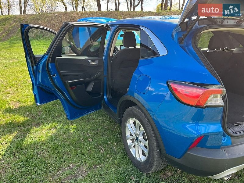 Внедорожник / Кроссовер Ford Escape 2020 в Саврани