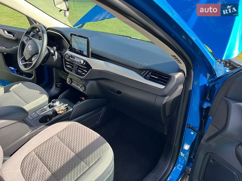Внедорожник / Кроссовер Ford Escape 2020 в Саврани