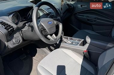 Внедорожник / Кроссовер Ford Escape 2017 в Днепре