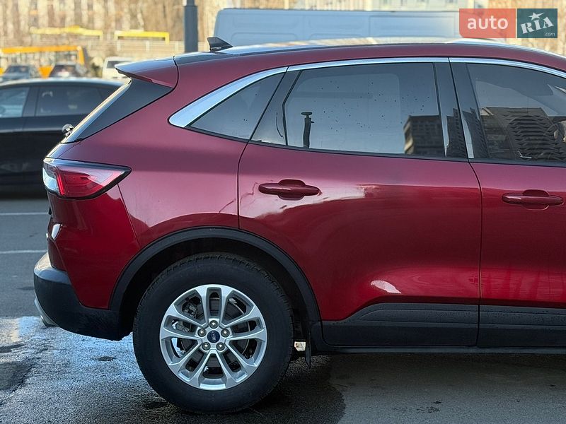 Внедорожник / Кроссовер Ford Escape 2019 в Киеве