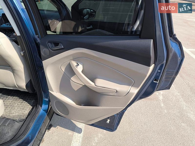 Позашляховик / Кросовер Ford Escape 2017 в Ірпені
