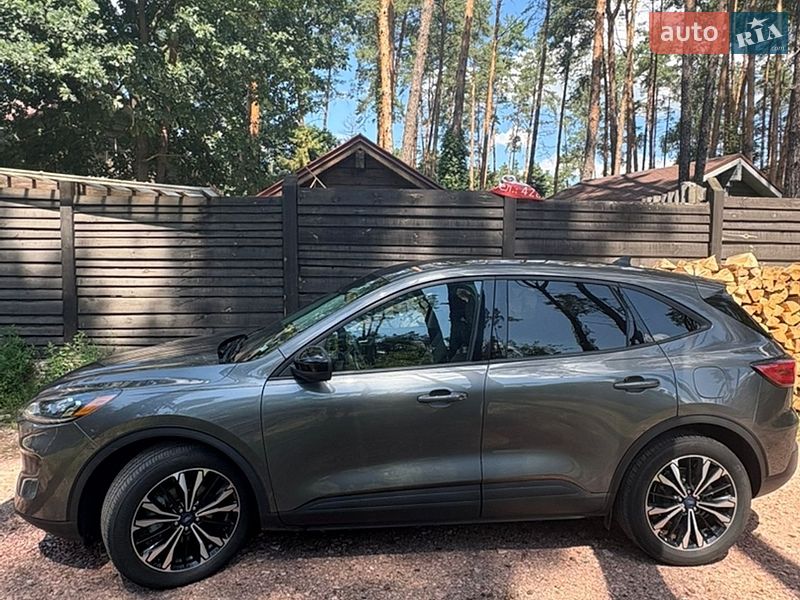 Внедорожник / Кроссовер Ford Escape 2021 в Киеве