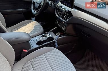 Внедорожник / Кроссовер Ford Escape 2021 в Киеве