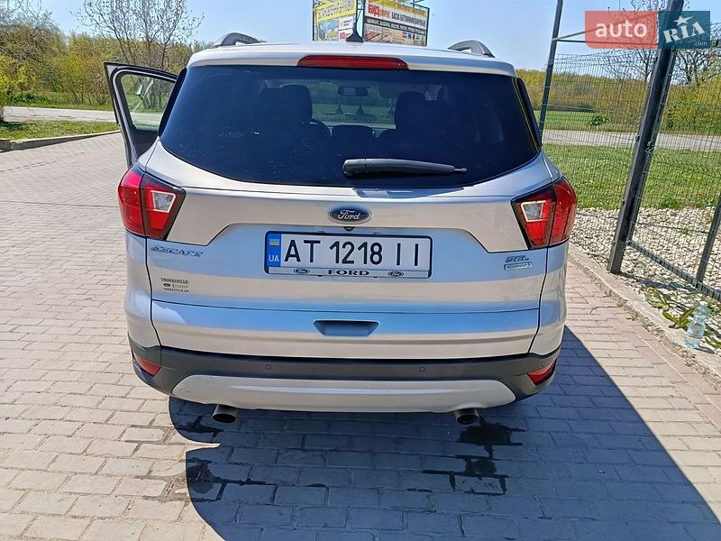 Позашляховик / Кросовер Ford Escape 2019 в Городенці