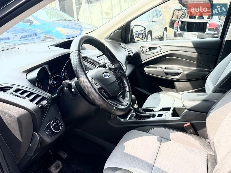 Внедорожник / Кроссовер Ford Escape 2017 в Львове