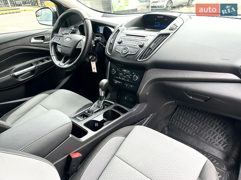 Внедорожник / Кроссовер Ford Escape 2017 в Львове