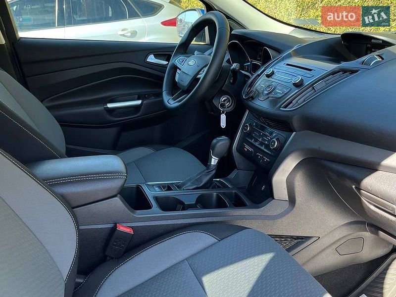 Позашляховик / Кросовер Ford Escape 2017 в Львові