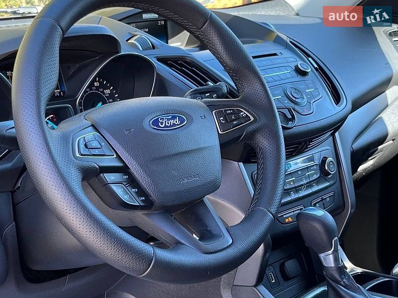 Позашляховик / Кросовер Ford Escape 2017 в Львові