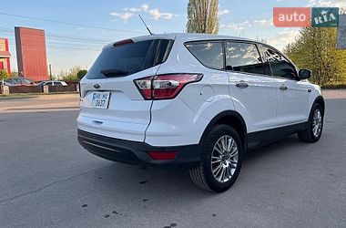Внедорожник / Кроссовер Ford Escape 2017 в Калиновке