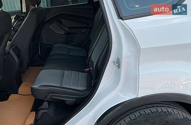 Внедорожник / Кроссовер Ford Escape 2017 в Калиновке