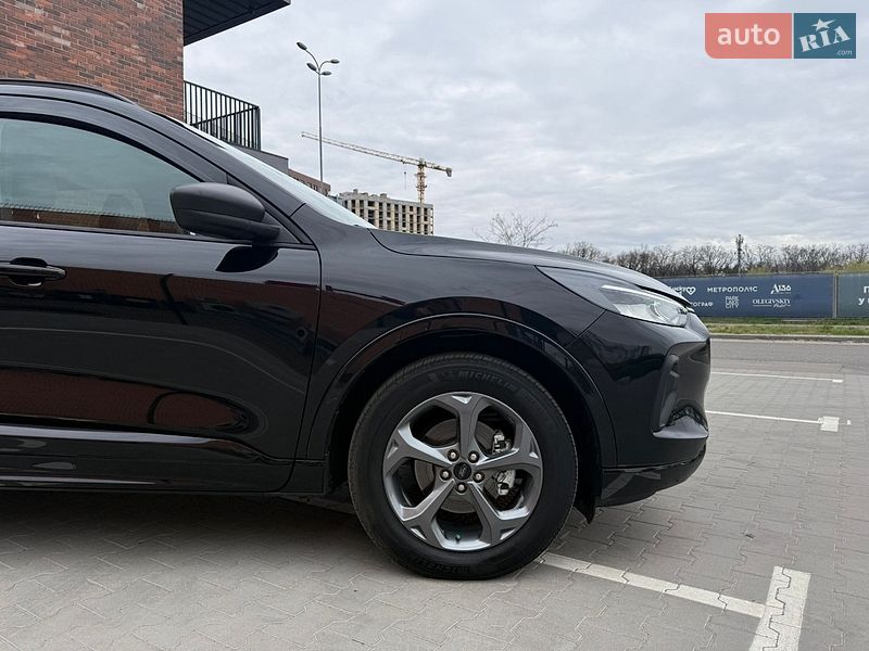 Внедорожник / Кроссовер Ford Escape 2023 в Киеве