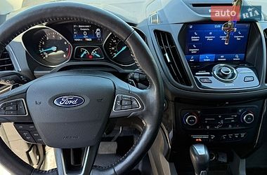 Внедорожник / Кроссовер Ford Escape 2016 в Львове