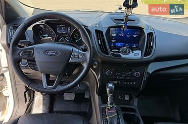 Внедорожник / Кроссовер Ford Escape 2016 в Львове