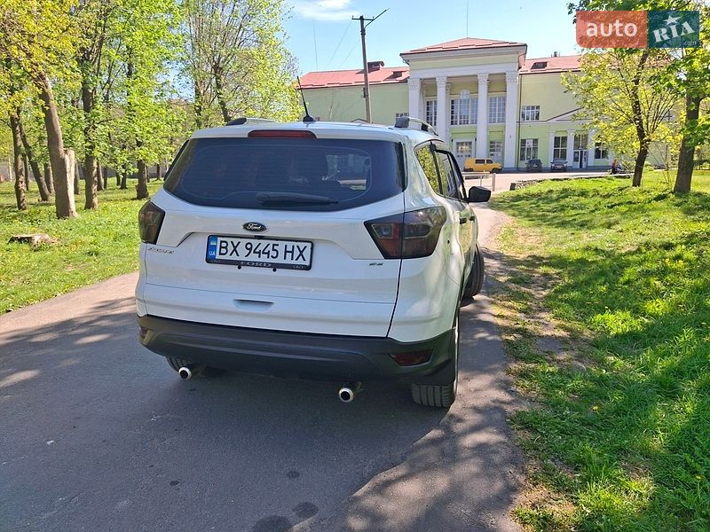 Внедорожник / Кроссовер Ford Escape 2019 в Изяславе