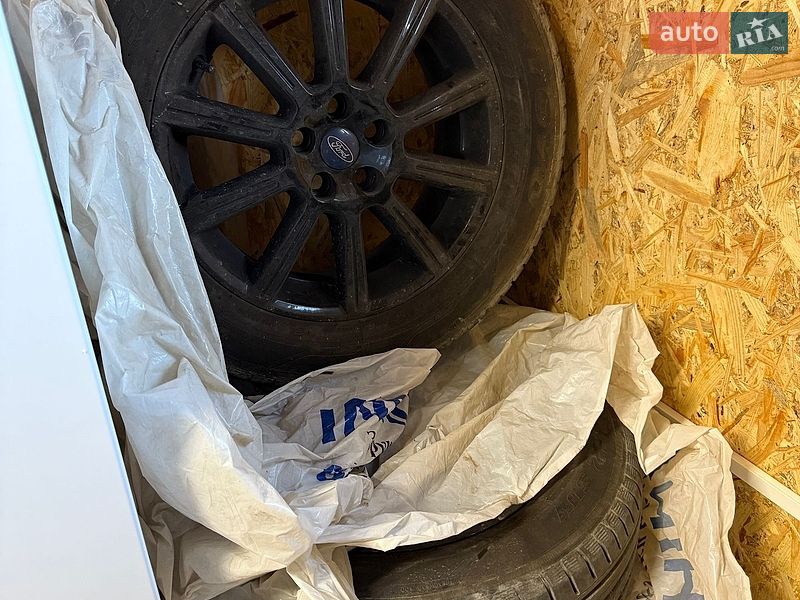 Внедорожник / Кроссовер Ford Escape 2015 в Львове