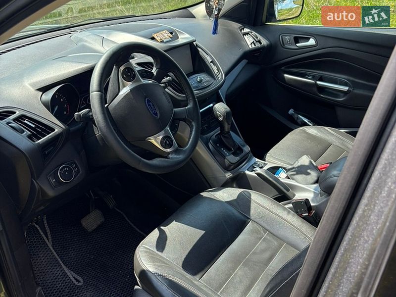 Позашляховик / Кросовер Ford Escape 2014 в Скалаті