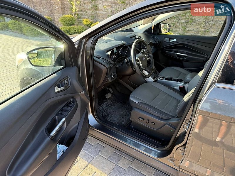 Внедорожник / Кроссовер Ford Escape 2016 в Ровно