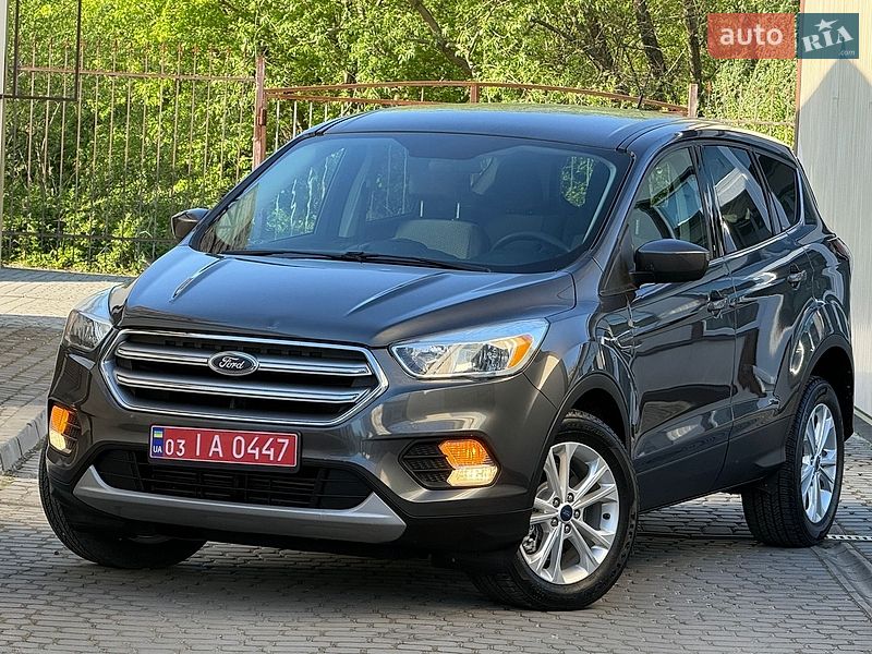 Внедорожник / Кроссовер Ford Escape 2017 в Дрогобыче