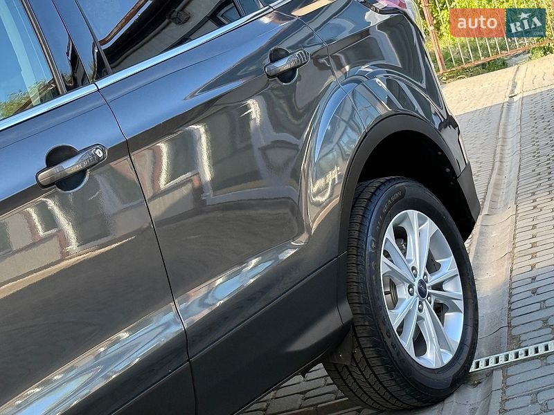 Внедорожник / Кроссовер Ford Escape 2017 в Дрогобыче