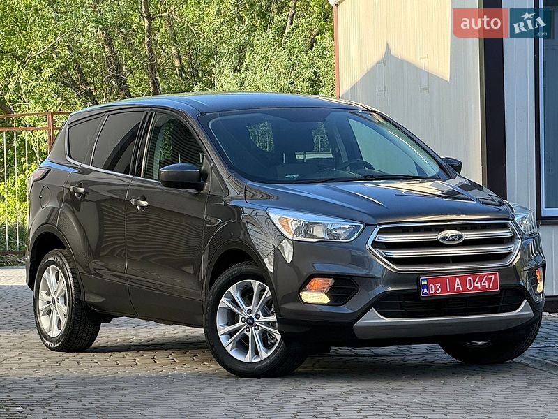Внедорожник / Кроссовер Ford Escape 2017 в Дрогобыче