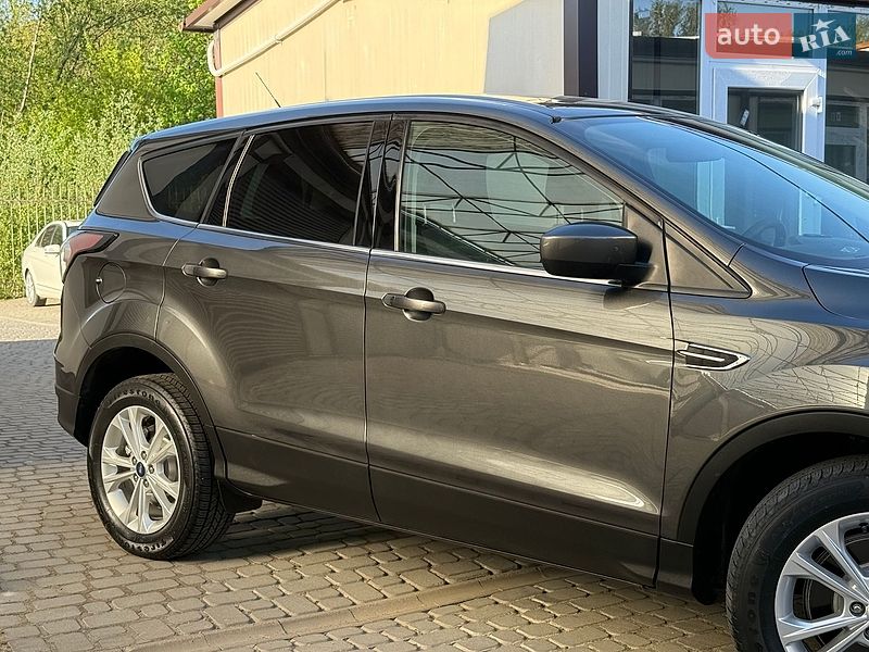 Внедорожник / Кроссовер Ford Escape 2017 в Дрогобыче