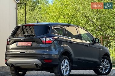 Внедорожник / Кроссовер Ford Escape 2017 в Дрогобыче