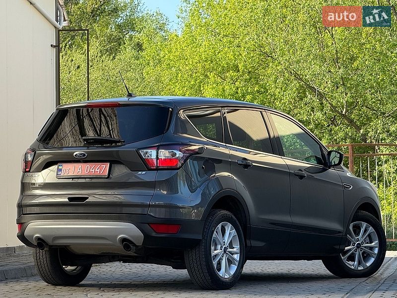 Внедорожник / Кроссовер Ford Escape 2017 в Дрогобыче