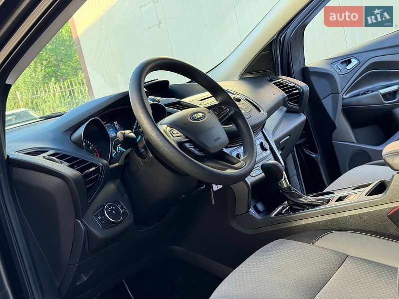 Внедорожник / Кроссовер Ford Escape 2017 в Дрогобыче