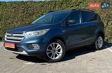 Внедорожник / Кроссовер Ford Escape 2018 в Львове