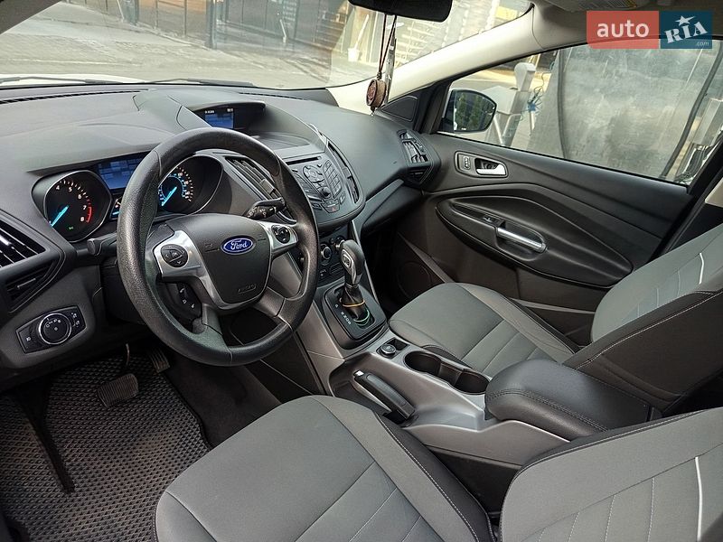 Внедорожник / Кроссовер Ford Escape 2014 в Звягеле