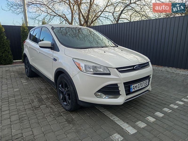 Внедорожник / Кроссовер Ford Escape 2014 в Звягеле