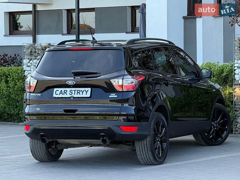 Внедорожник / Кроссовер Ford Escape 2018 в Стрые