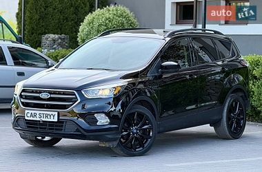 Внедорожник / Кроссовер Ford Escape 2018 в Стрые