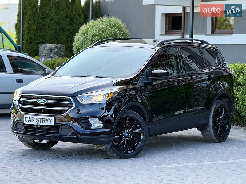 Внедорожник / Кроссовер Ford Escape 2018 в Стрые