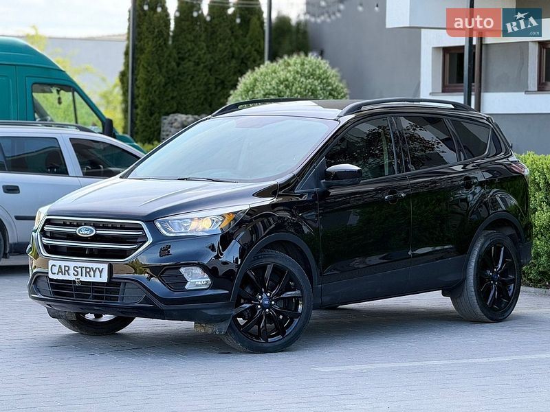 Внедорожник / Кроссовер Ford Escape 2018 в Стрые