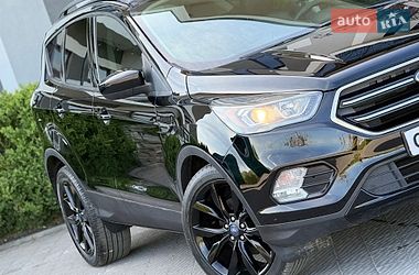 Внедорожник / Кроссовер Ford Escape 2018 в Стрые